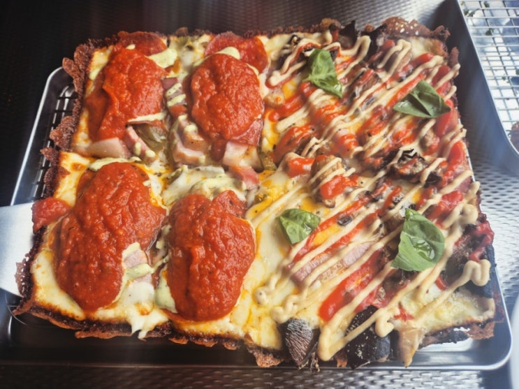  이태원 블루리본 디트로이트 피자 맛집 '모터시티'