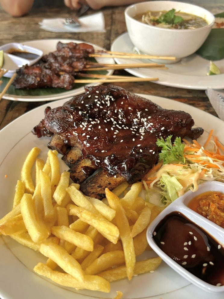 발리여행 우붓 폭립 맛집 와룽 마칸 부루스 우붓왕궁 근처 방문+그랩푸드 배달