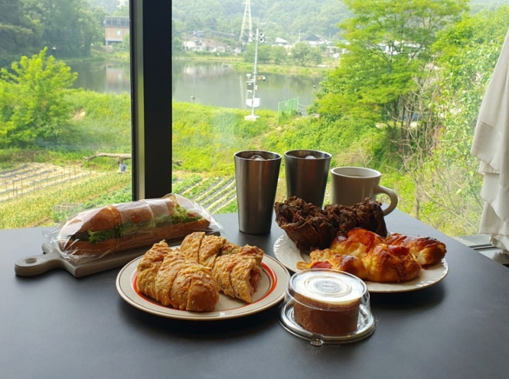  하남 춘궁동 대형 베이커리 카페 르빵드비 본점