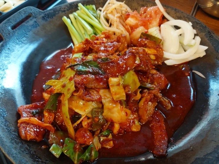  20240523 강남역 한정식 '영암집 본점' / 다양한 쌈채소가 매력적인 제육쌈밥 맛집 후기
