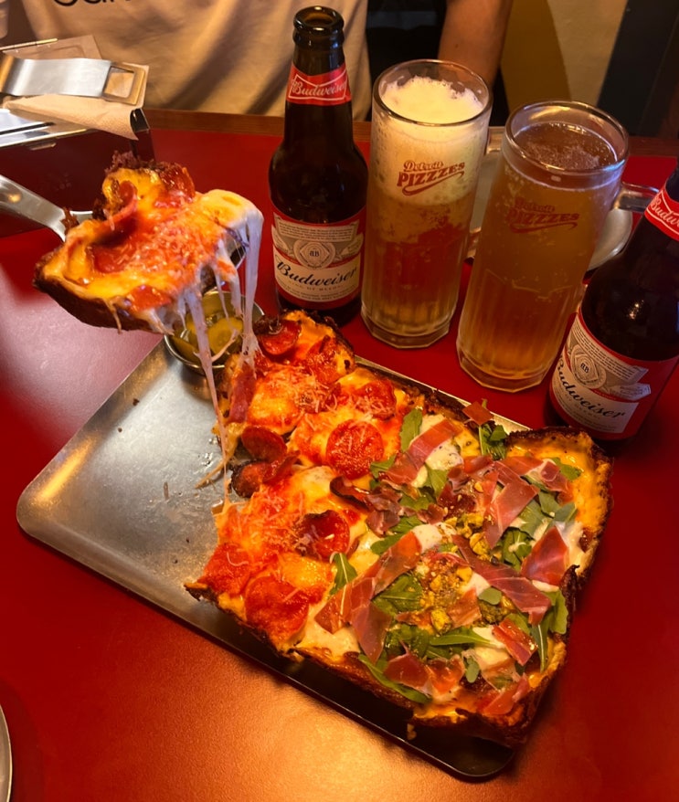  홍대 연남동 피자 맛집 피지스 솔직 후기 (디트로이트 피자 차이)