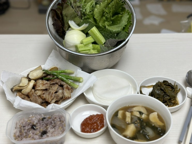  삼겹살 앤 된장찌개