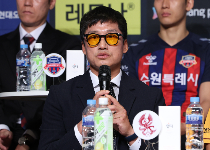 광주 FC <b>이정효 감독</b>, 기자회견 태도 + 무고사 욕설 <b>논란</b>!... 