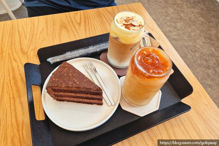  서산호수공원 카페 이륜당-음료가 맛있는 분위기 좋은 서산 카페
