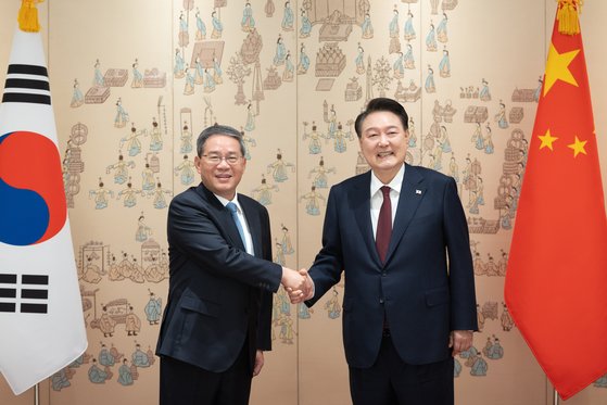 외교안보대화 신설…'공급망 안전판'도 만든다 [<b>한일중</b> <b>정상회의</b>]