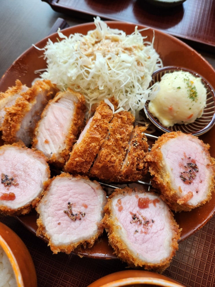  돈가스 맛집 정돈 프리미엄 더 현대 서울점 방문 후기(정통 일본식 돈카츠)