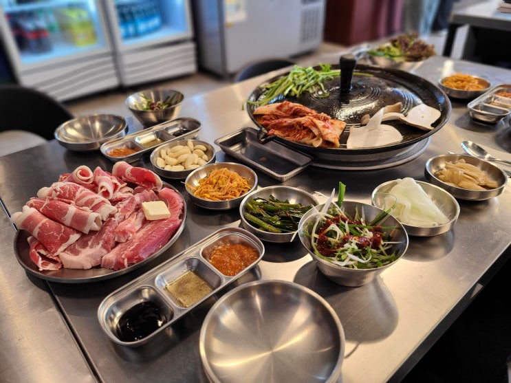  삼겹살이 맛있는 용현동 고기집! 인하대 후문 술집 맛집 '솥고기67번길'