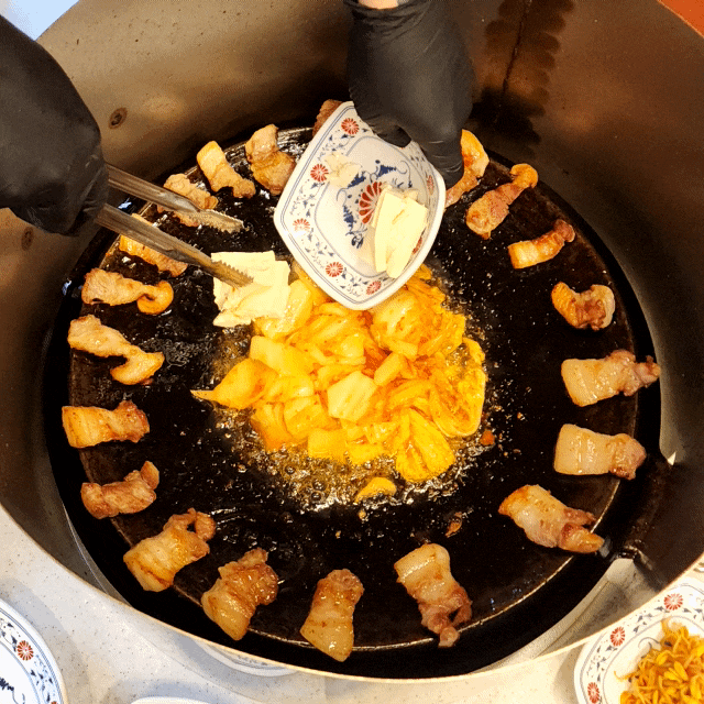  광주 운천역 맛집 진짜무쇠삼겹 쌍촌점