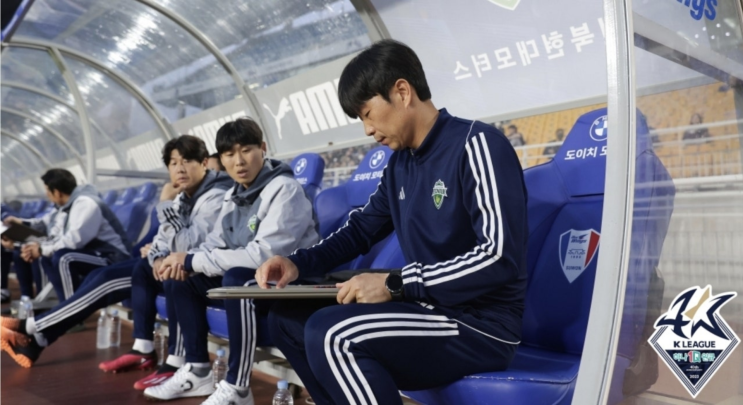 통진고 축구부 출신 <b>김두현</b>, <b>전북</b>현대 신임 감독 됐다... 