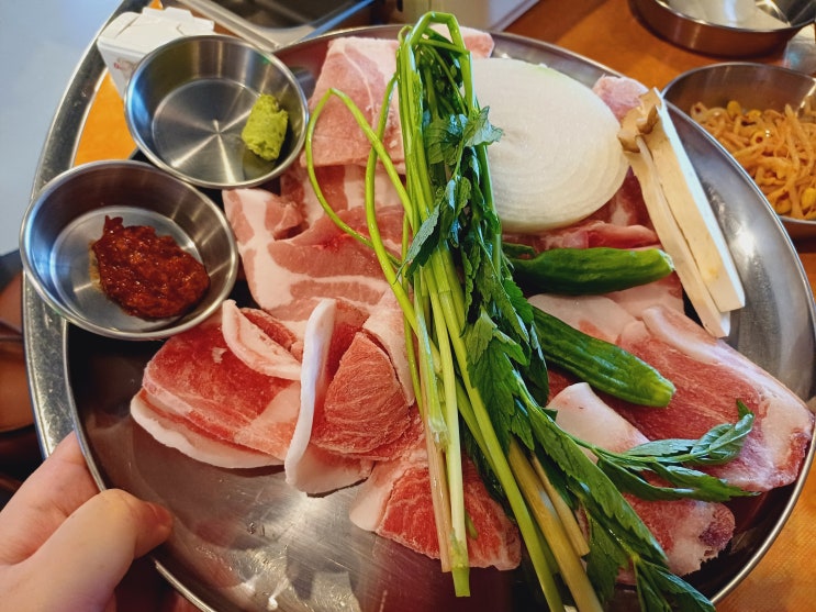  대구 동촌유원지 아양아트센터 삼겹살 맛집 '동촌댁' (구. 냉철한삼겹)