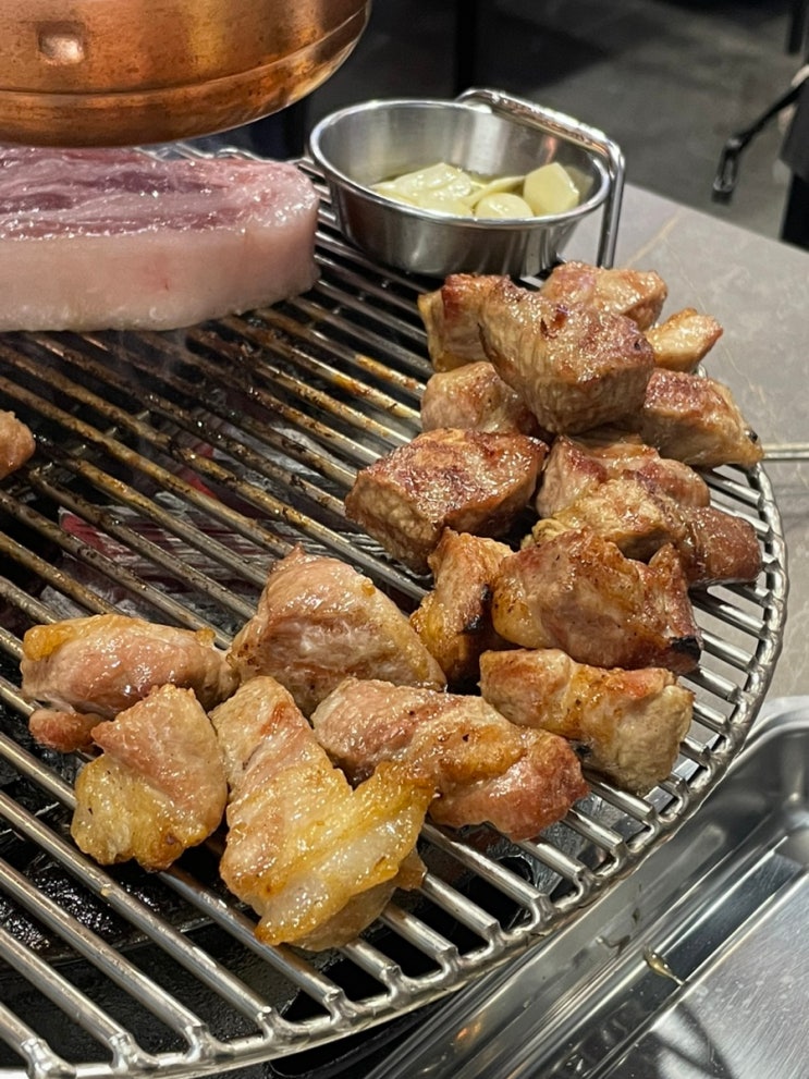  구디 깔깔거리 숙성 한돈 맛집 구워주는 고깃집 “백화돈” 솔직 후기