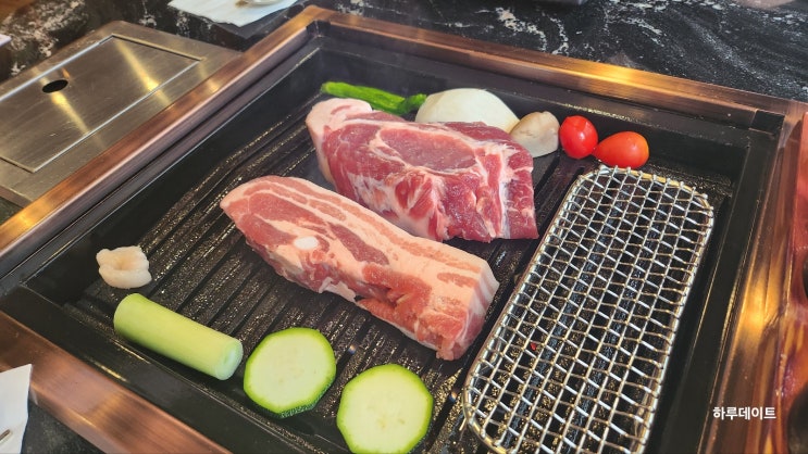  배곧 고기맛집 개업한지 얼마 안 된 마장동김씨 돼지고기 먹기 내돈내산 방문 후기