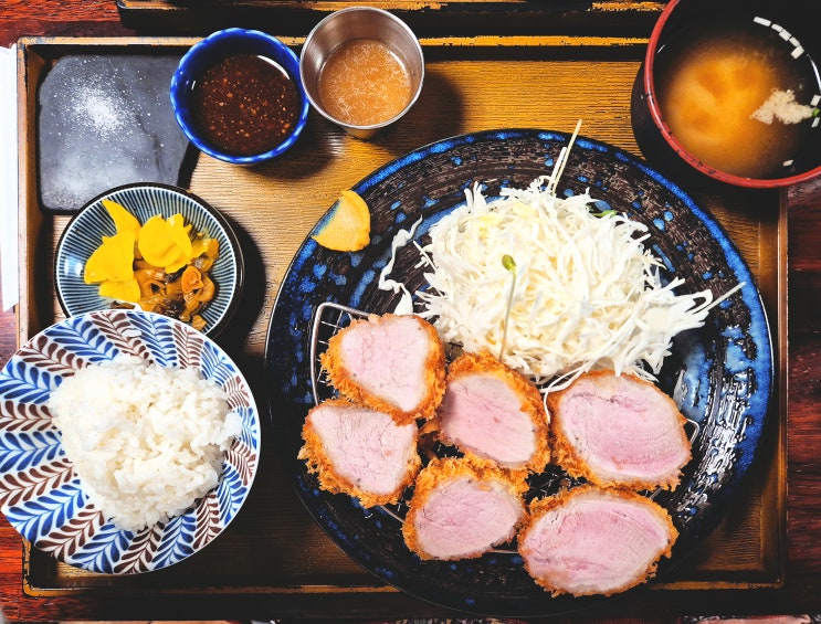  합정 소문난 돈까스 맛집 크레이지 카츠 : 바삭한 식감이 일품