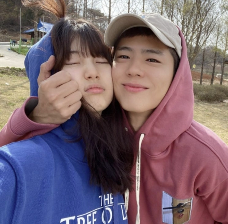 <연예가핫이슈> 박보검, ‘수지’ 얼마나 뜨겁길래...‘원더랜드’ 커플 샷 대방출 <연예가핫이슈> 박보검, ‘수지’ 얼마나 뜨겁길래...‘원더랜드’ 커플 샷 대방출