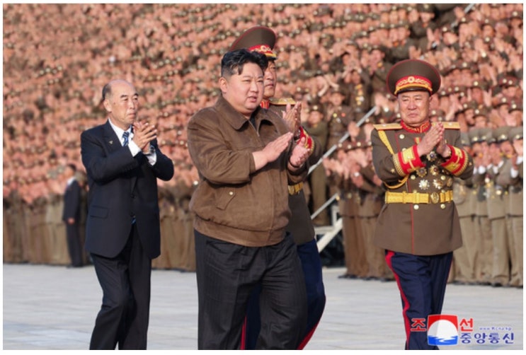 자랑”<b>김정은</b> 조선로동당 총비서가 <b>중앙간부학교</b> 건설과... 