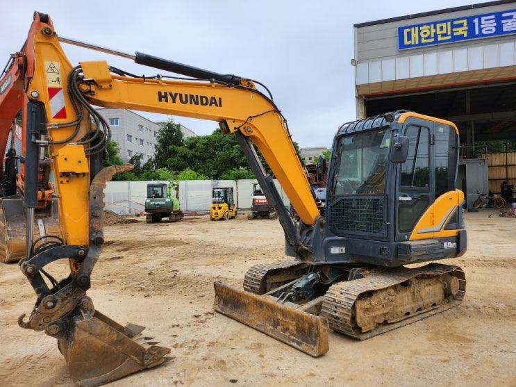  현대 HX60MT 2019년식 코끼리집게 회전라인 02 중고굴삭기 경북 김천시