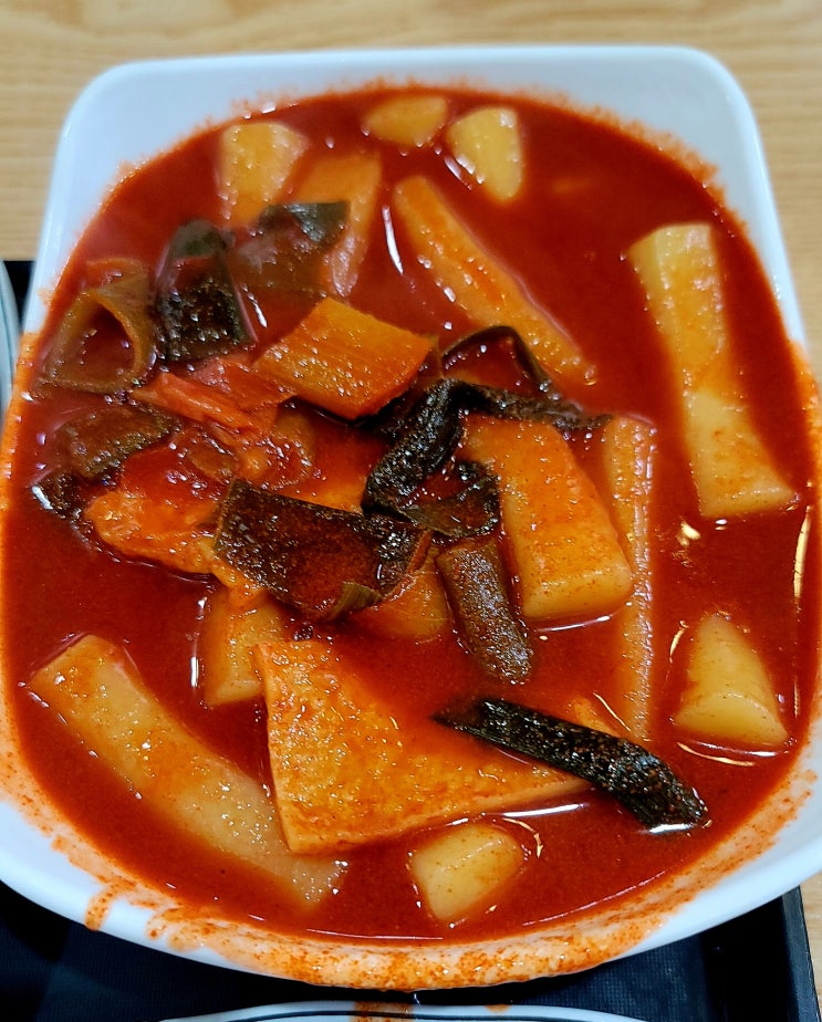  내돈내산 공릉동 줄 서는 맛집 수요미식회에 나온 떡볶이 맛집 쪼매매운떡볶이 공릉
