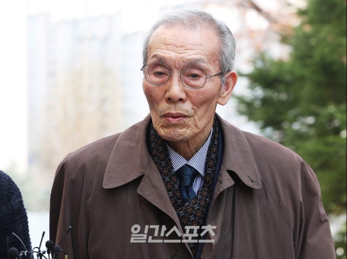 <b>강제추행</b> 혐의 배우 <b>오영수</b> KBS 방송 출연 정지