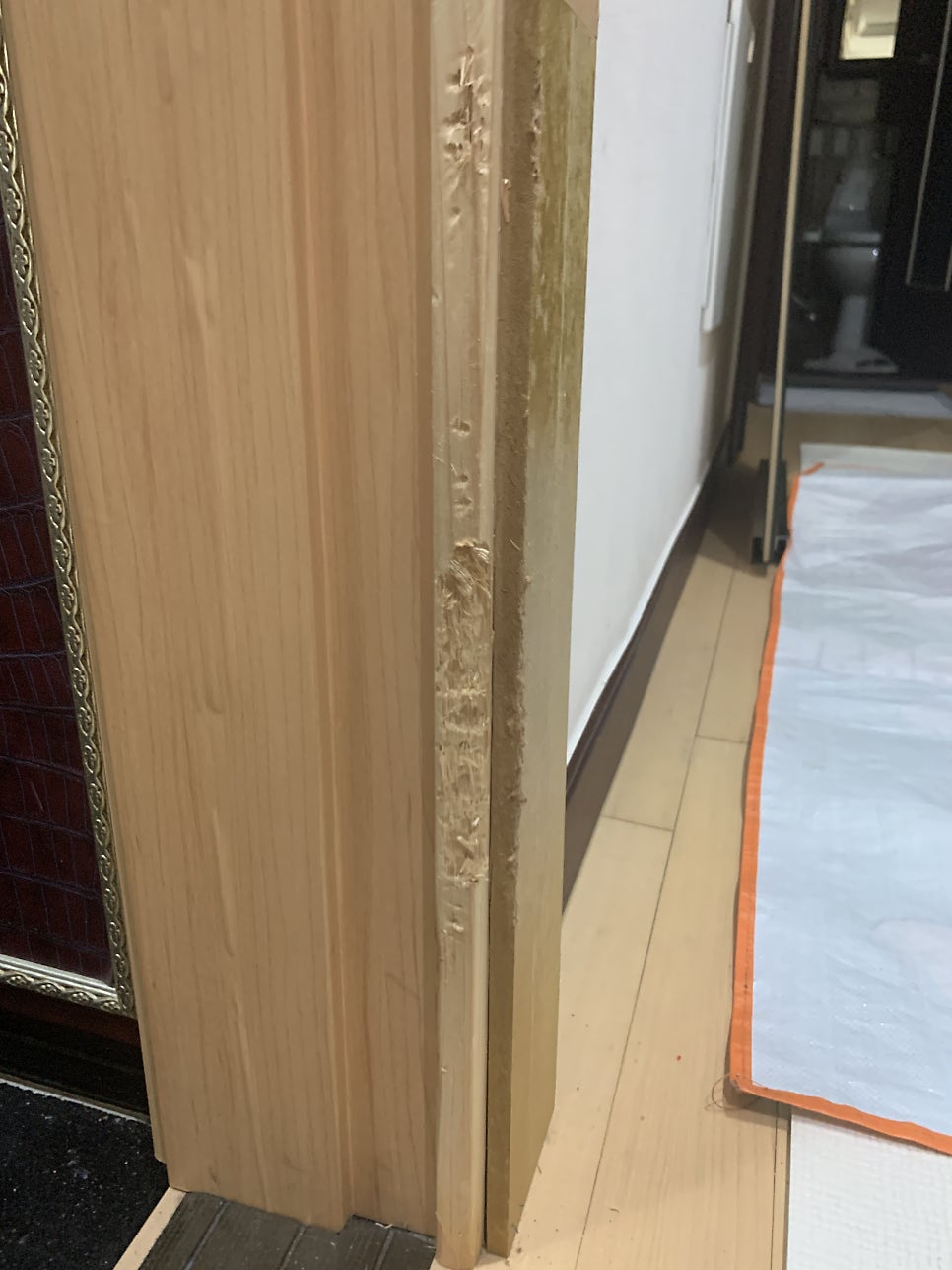 중문시트지 찢어짐 중문틀복원 리폼전문