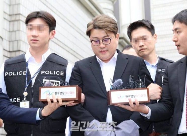 <연예가핫이슈> ‘음주 뺑소니’ 김호중 구속...법원 “증거 인멸 우려”(종합) <연예가핫이슈> ‘음주 뺑소니’ 김호중 구속...법원 “증거 인멸 우려”(종합)