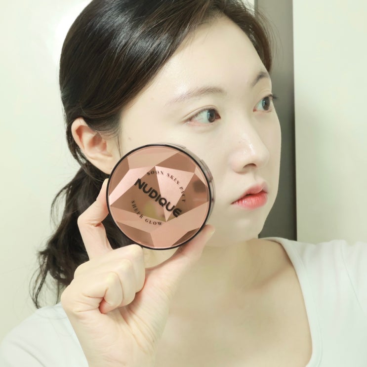 광채<b>쿠션</b> <b>누디크</b> 글로우 커버<b>팩트</b> 물광피부 완성