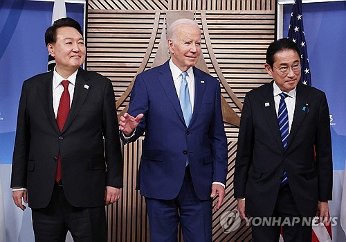 트럼프, 재집권 땐…"주한미군 철수 걸고 <b>김정은</b>과 <b>협상</b> 가능성"