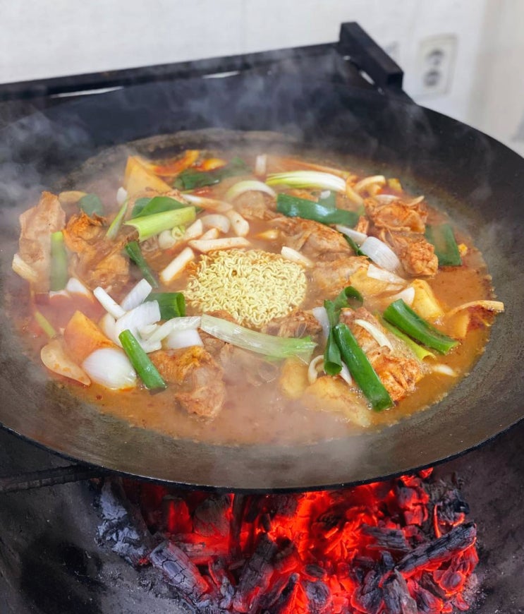  [강화도 맛집 마니산 솥뚜껑닭볶음탕] 내돈내산 텐트예약방법, 꿀팁, 이용시간, 메뉴 솔직후기