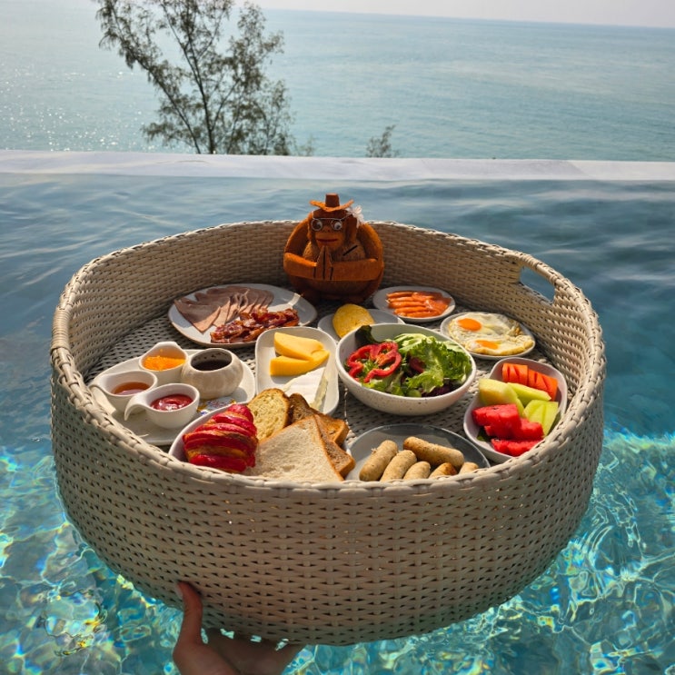  [코사무이신혼여행] 케이프판호텔 플로팅조식(Cape Fahn Hotel Floating Breakfast)