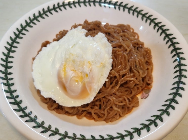  더미식 메밀 비빔면, 4개    구매후기, 함께 먹으면 맛있는 음식, 제품 실사진, 특징 및 장단점