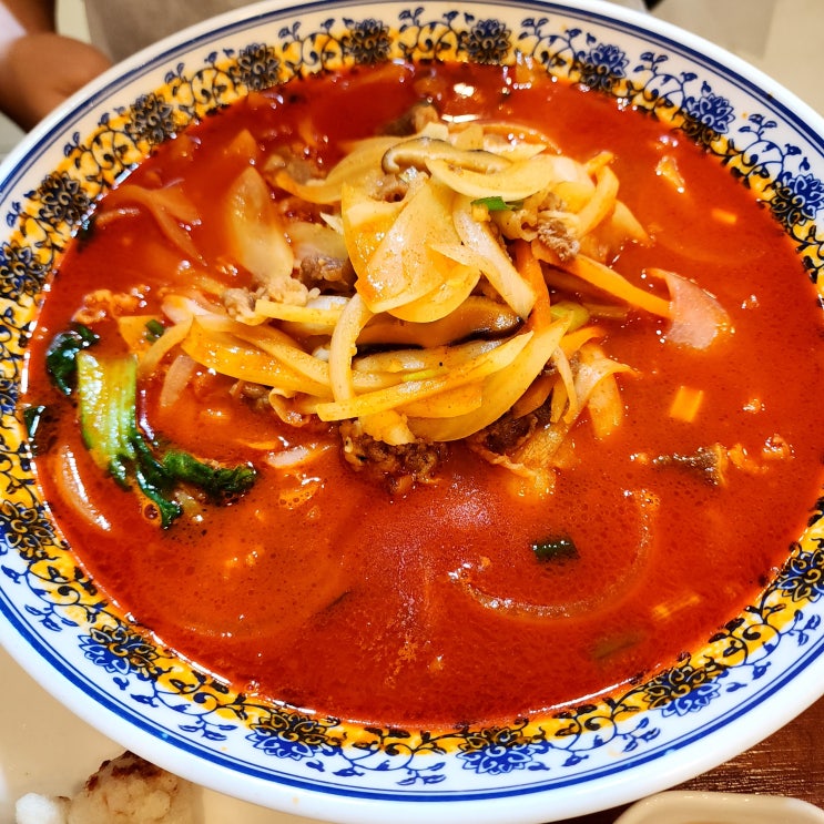  바삭한 탕수육과 양 많은 차돌짬뽕 포항 창포동 호화루