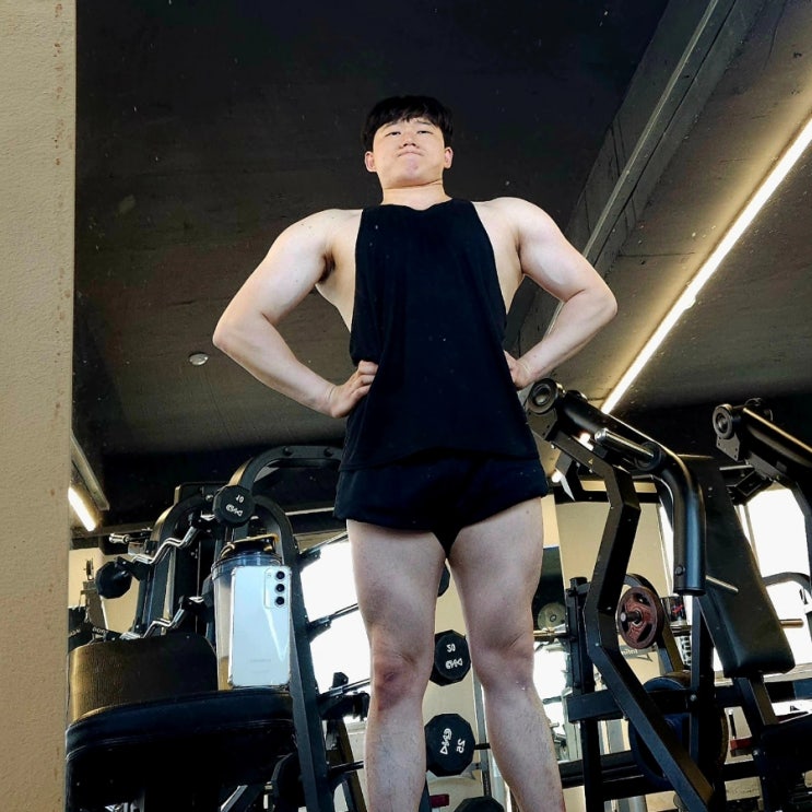 머슬핏 상체 등근육 240529 만드는 등 운동 아침 머슬핏 상체 등근육 240529 만드는 등 운동 아침