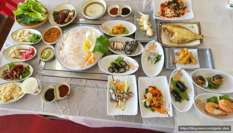  한상 가득 푸짐하게 나오는 태안 안면도 맛집 막퍼주는횟집