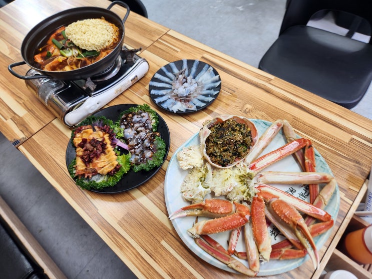  속초 대포항 대게 맛집 신선한 대포항현희네 활어