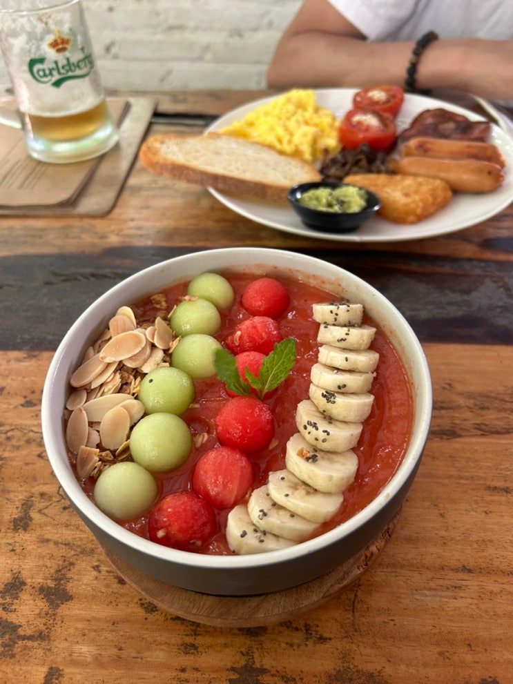  발리 짐바란 다양한 브런치 메뉴가 있는 가성비 맛집 커피톤스 Koffietons