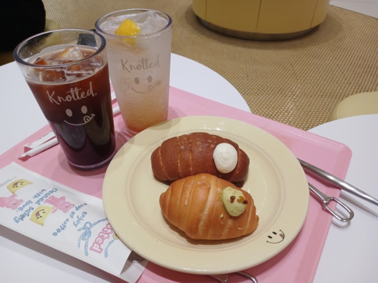  김포공항롯데몰 맛집 소금빵추천 노티드 크림소금빵