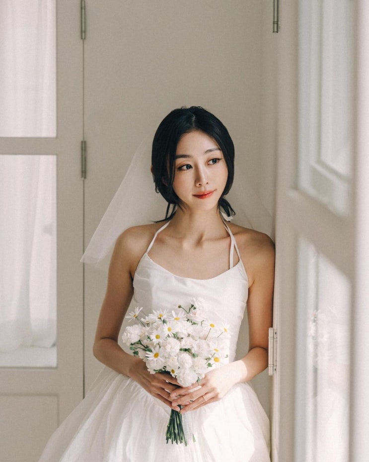  'BJ 데뷔' 서지수, 웨딩드레스 입고 찰칵...팬들 놀라겠네