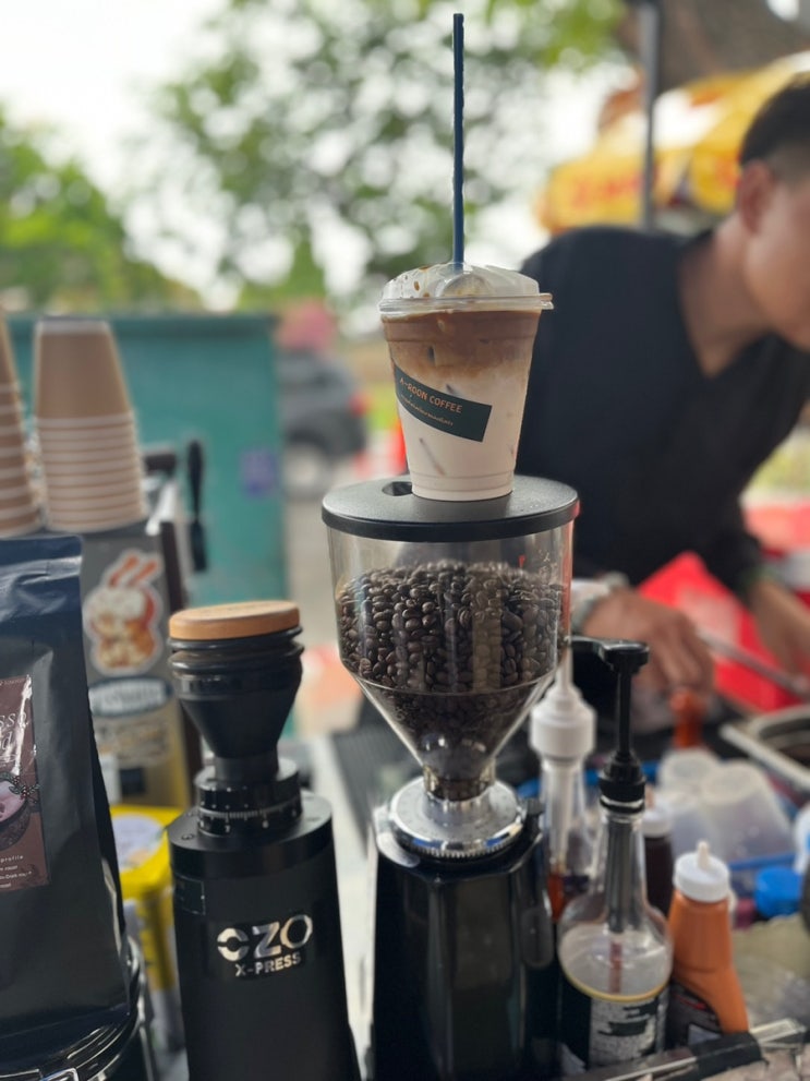  태국 치앙마이 노상커피 아룬이만들어주는 커피에 진심인 라떼맛집 A-Roon coffee