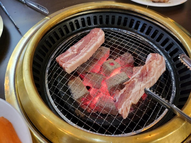  서울 명동 데이트하기 좋은 고기집! 명동역 맛집 '청년고기장수 명동점'