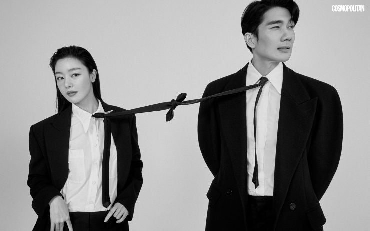 숨멎 케미! 엄태구 & 한선화 커플 화보 자꾸만 이끌리며 충돌하는 두 세계. 드라마 <놀아주는 ....