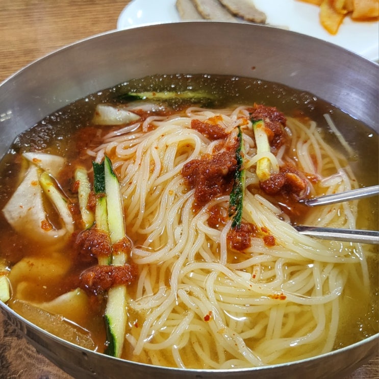  밀면의 계절, 올 해 첫 밀면은 김해 장유 젤미가야밀면