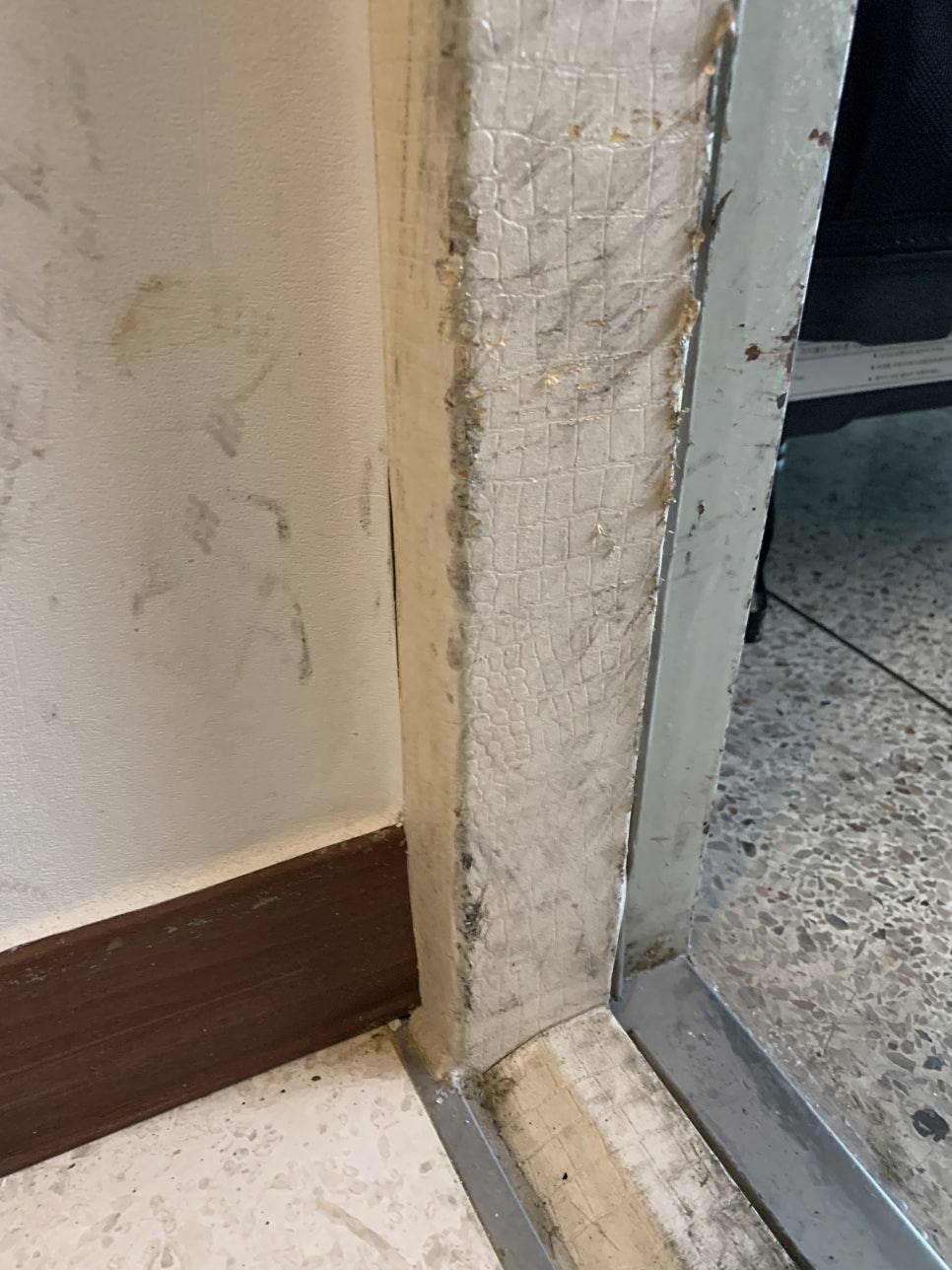 현관문인테리어필름 현관문시트지시공