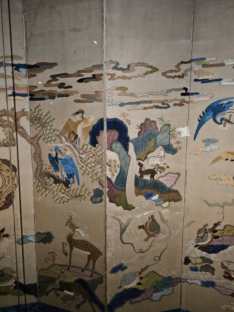 국립현대미술관 덕수궁 - 한국 근현대 자수 : 태양을 잡으려는 새들 : 네이버 블로그, image size:800x1067