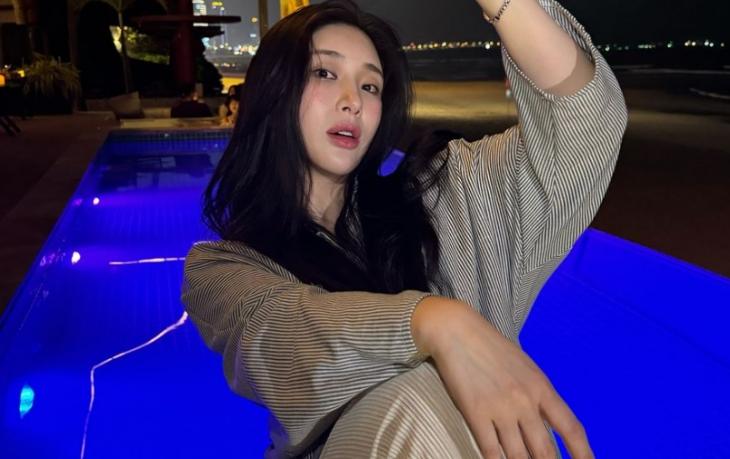 "잘 가" 자이언트 핑크, 故 박보람 향한 애도 계속...추모 공간에 가득찬 꽃다발 "잘 가" 자이언트 핑크, 故 박보람 향한 애도 계속...추모 공간에 가득찬 꽃다발