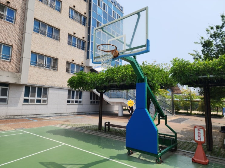  [날개스포츠] 수원칠보고교 이동식농구대 전면보호대 교체, 농구대안전쿠션 설치 작업