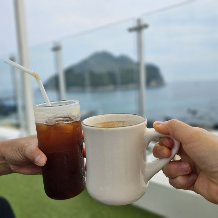  [제주] 섶섬이 보이는 조용하고 한적한 보목마을  《카페 숲숲》
