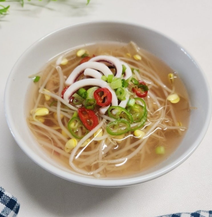  맑은 콩나물국 끓이는법 시원하고 깔끔한 국요리 오징어 콩나물국 레시피 맑은 국종류