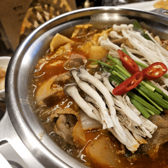  부산 연산동 킹스맨이 연상되는 분위기좋은 술집 영래