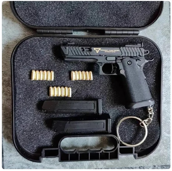  TTI PIT VIPER 권총, 1:3스케일(탄피, 실린더 작동)