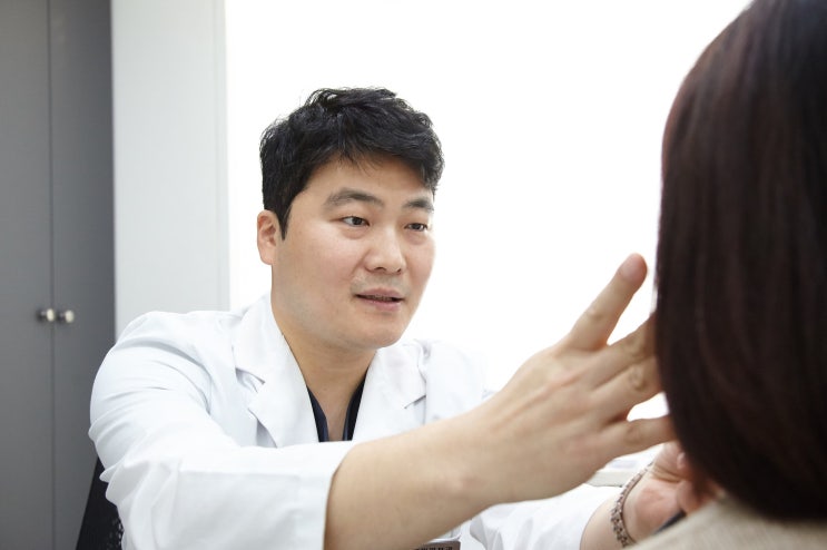  군포탈모치료, 가늘어진 모발을 치료하고 싶다면? <대야미동인근피부과>