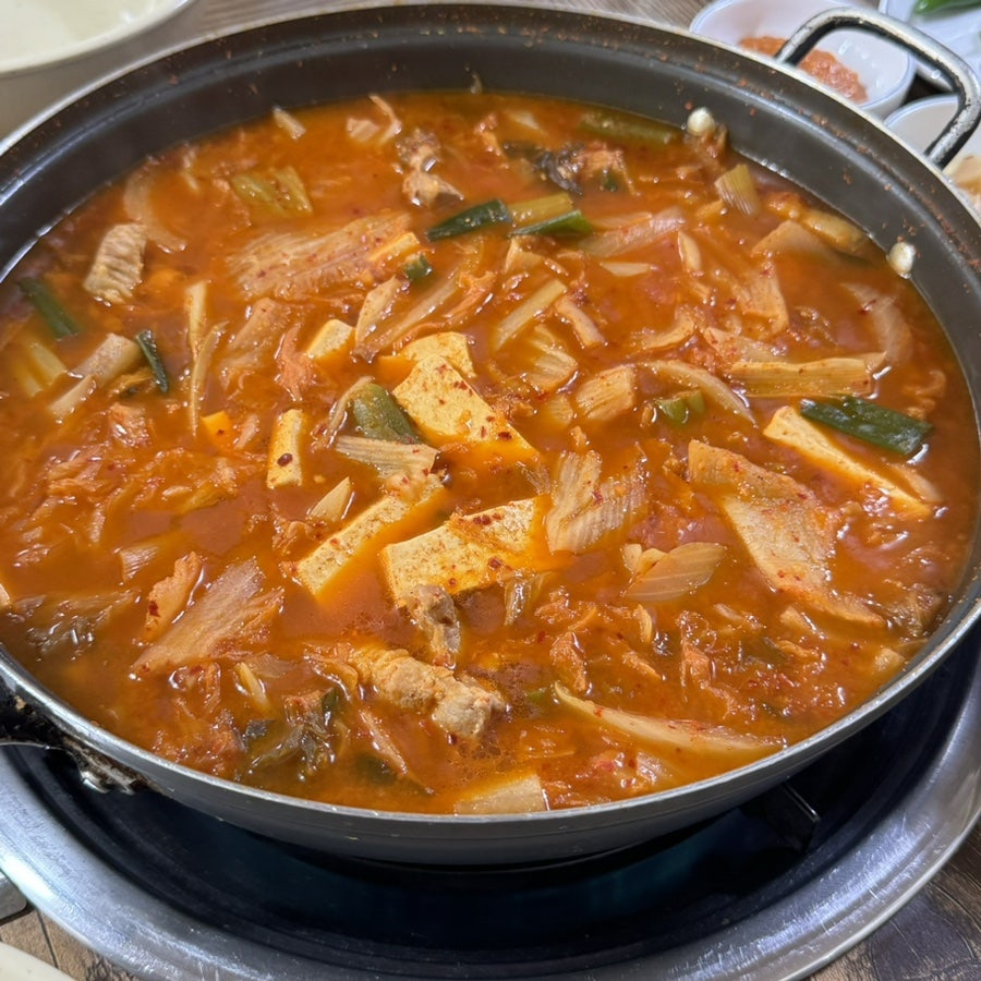 돈이네 생돼지김치찌개전문점 수원1호점 사진 6